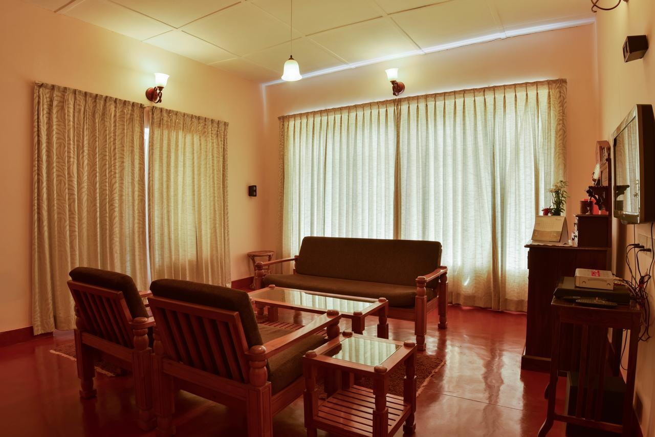 Gudalur  Manalar酒店 外观 照片